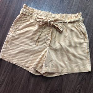 Liz Claiborne High Waist Paperbag Shorts Pockets Mustard Yellow Stripe Size 12